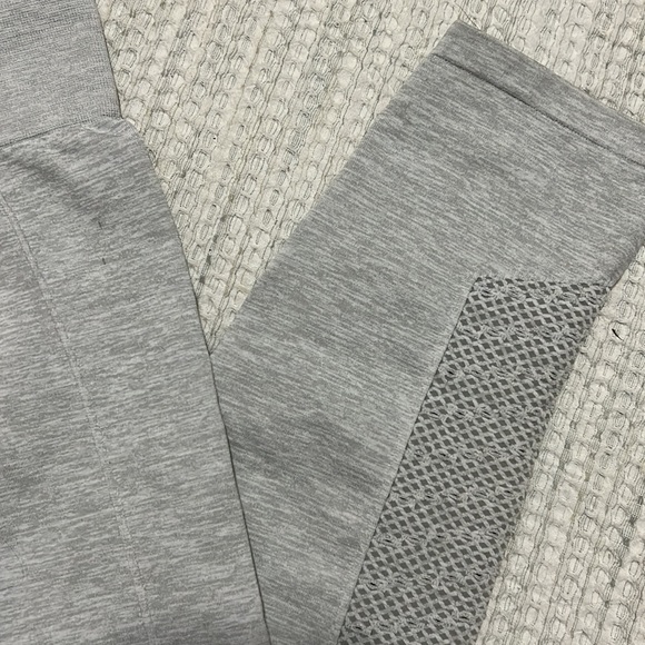 Fabletics seamless leggings - Picture 2 of 3